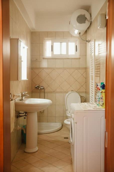 Rare Durres Apartment With Private Parking & Garden Bagian luar foto