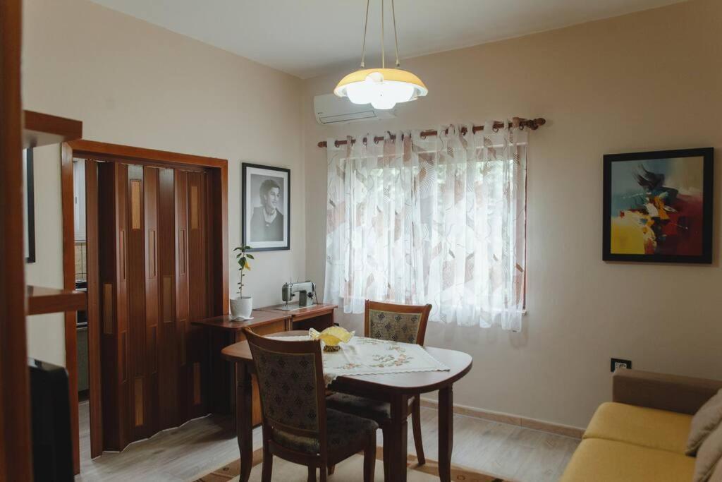 Rare Durres Apartment With Private Parking & Garden Bagian luar foto